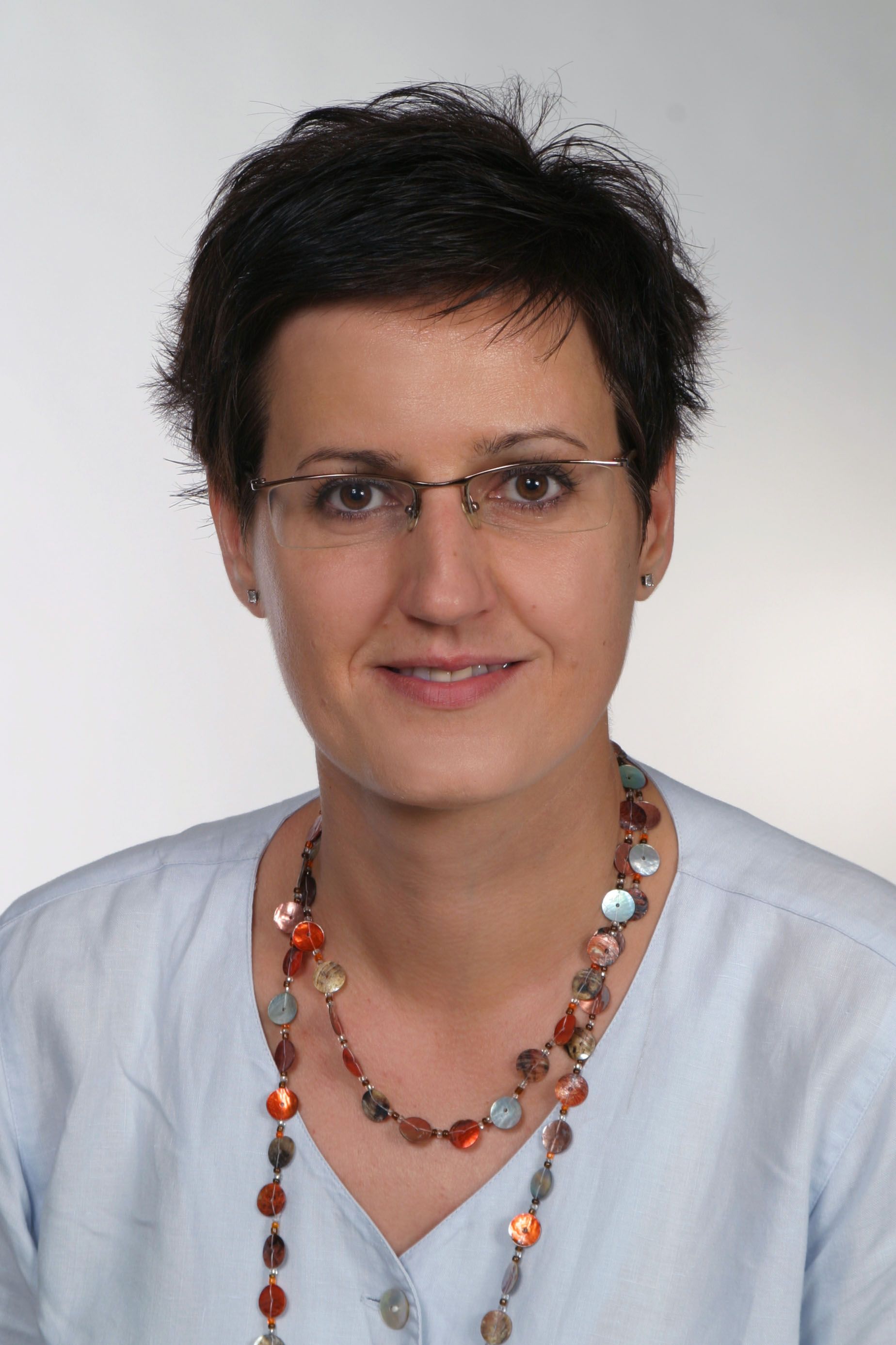 dr. Vizin Gabriella
